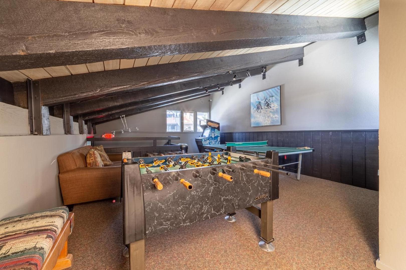 #329 - Fab Modern Mountain Retreat Urban Design, Steps From Canyon Mammoth Lakes